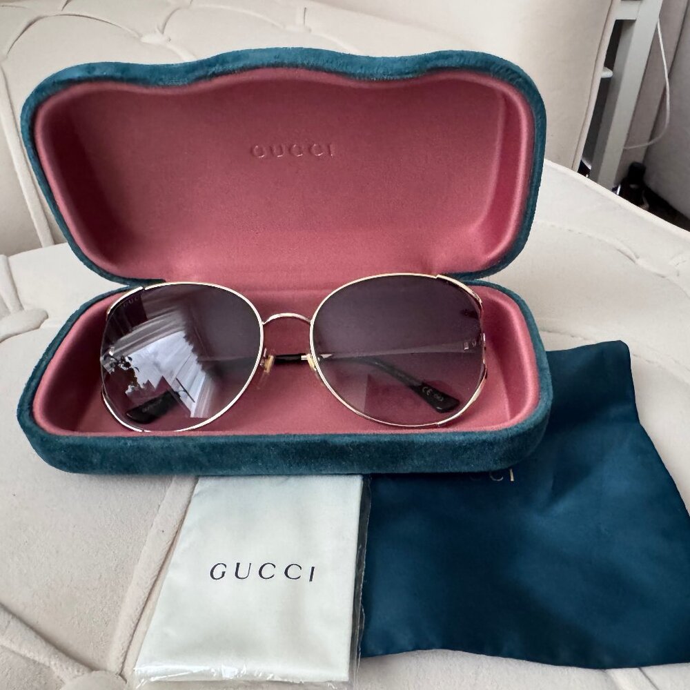 Gucci GG0650SK - Interlocking logo on temples